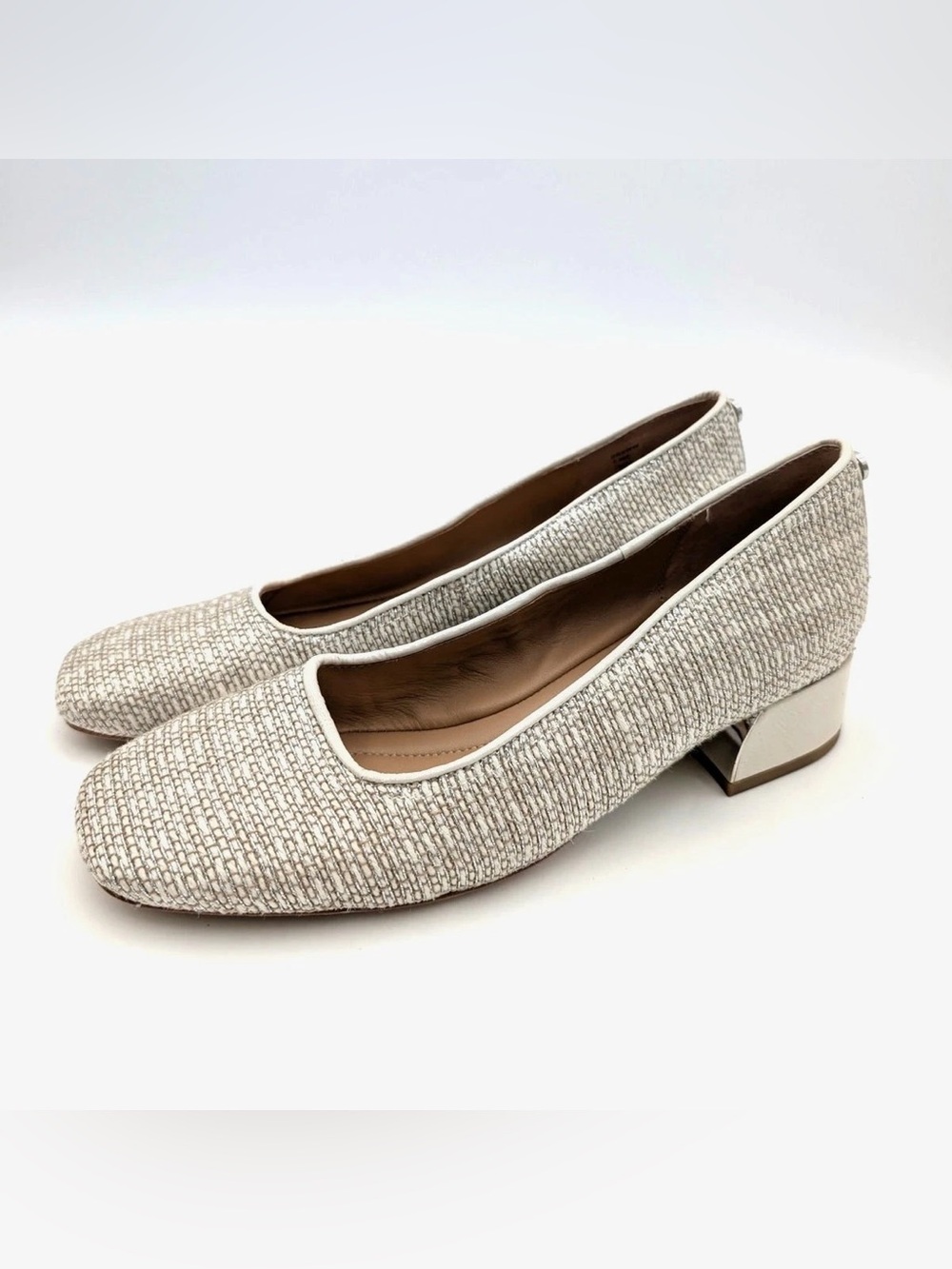 NWOT DONALD PLINER Dreww Block Heel Pump Square Toe Cream/Silver
Size 8.5